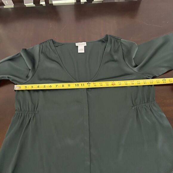 Soft Surroundings Women’s Green Satin V Neck Hidden Button Ruched Top Size L - Picture 9 of 13